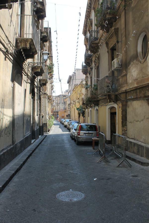 Gisira * Catane